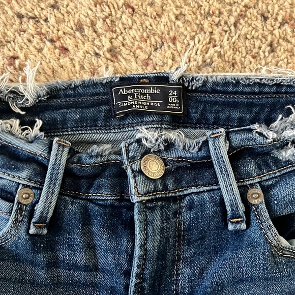 Abercrombie & Fitch Ankle Jeans - Picture 3 of 4